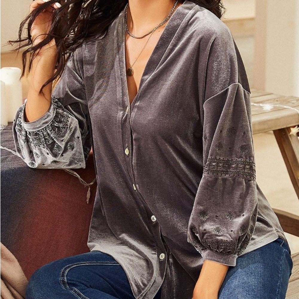Suzanne Betro🌷velvet-tunic